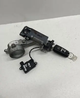 Opel Astra J Ignition lock 22915518 22200810917
