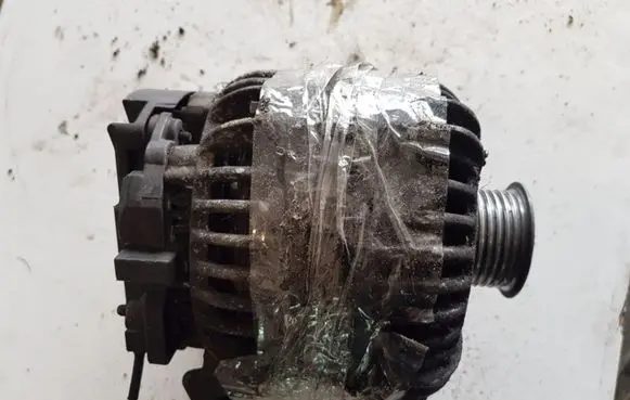 Opel Vectra C Generator/alternator 0124525030