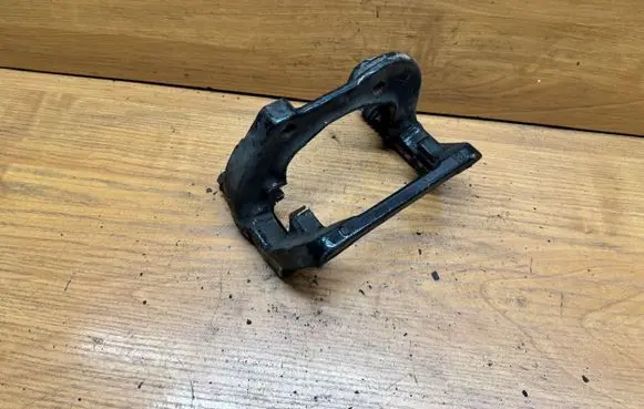 BMW 6 F06 Gran coupe Brake caliper pad carrier rear 3331A 2535