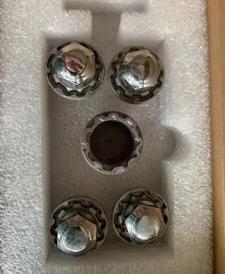 Hyundai Ioniq Anti-theft wheel nuts and lock 2692