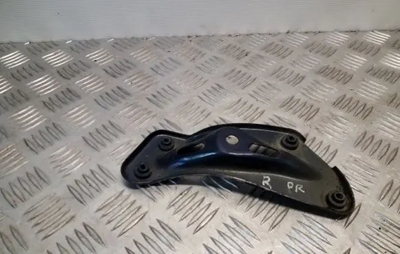 Fender mounting bracket