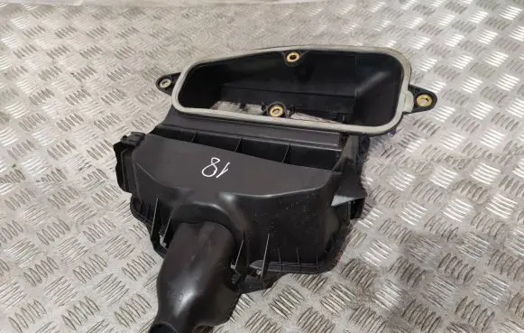 Mercedes-Benz GLE (W166 - C292) Cabin air micro filter frame (part) A1668300140
