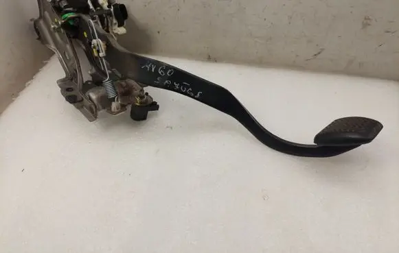 Clutch pedal