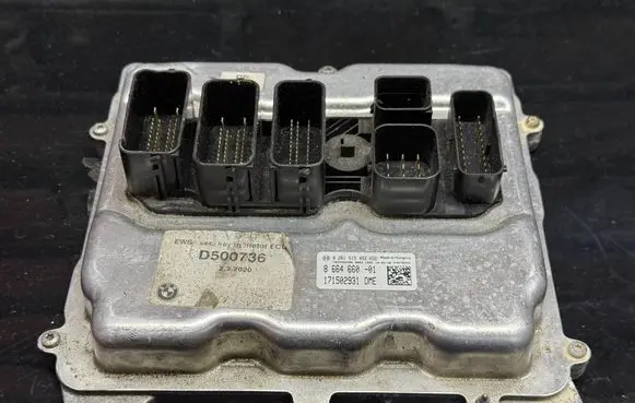 BMW 5 F10 F11 Engine control unit/module 8664660