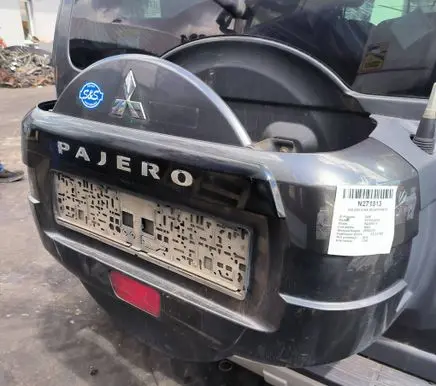Mitsubishi Pajero Bottom trim