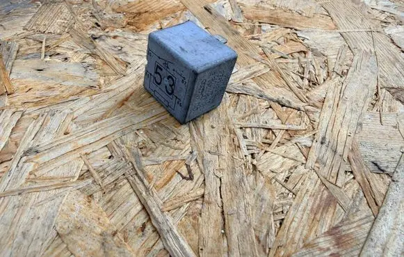 Volkswagen PASSAT B6 Other relay 141951253B