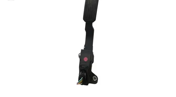 Accelerator throttle pedal