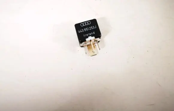 Audi A4 S4 B5 8D Other relay 443951253j 899511