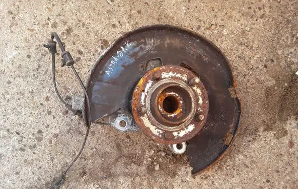 Opel Astra J Front wheel hub NOCODE