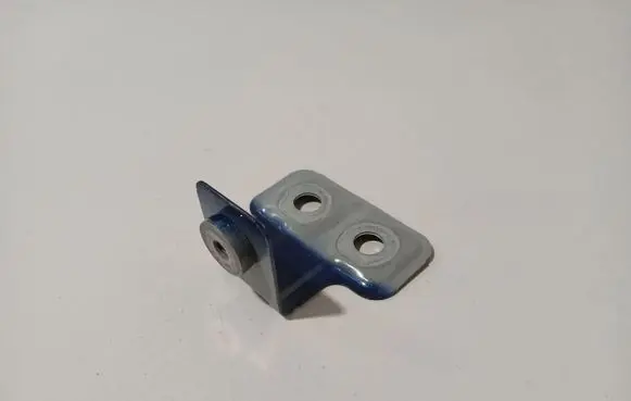 BMW 5 G30 G31 G38 Fender mounting bracket 7440425