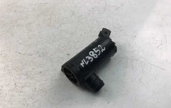Volvo V40 Windscreen/windshield washer pump 9169611