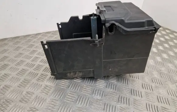 Battery box tray
