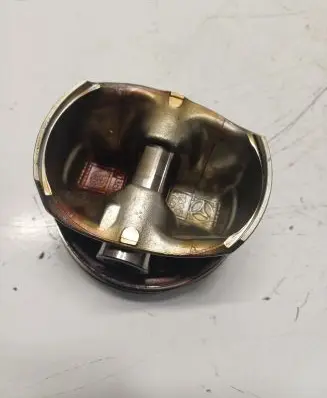 Mercedes-Benz A W176 Piston 0833135 270910