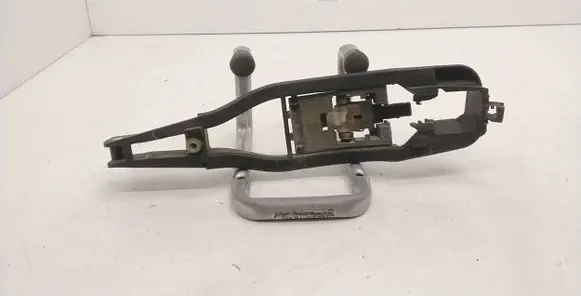 Front door exterior handle/bracket