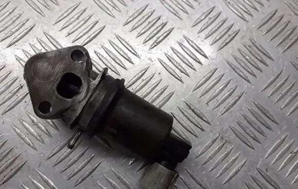 Volkswagen Golf IV EGR valve 036131503M
