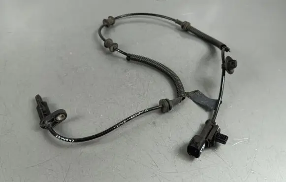 Jeep Grand Cherokee WL ABS brake wheel speed sensor 68347147AD