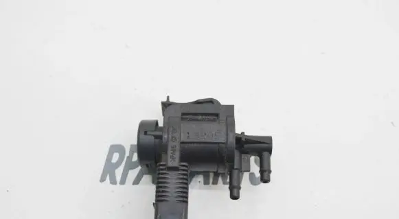 Volkswagen New Beetle Valve vacuum 1J0906283B 11718439
