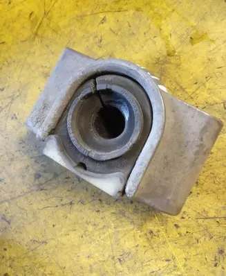 Mercedes-Benz Sprinter W906 Sway bar bush bracket, rear A9063261940