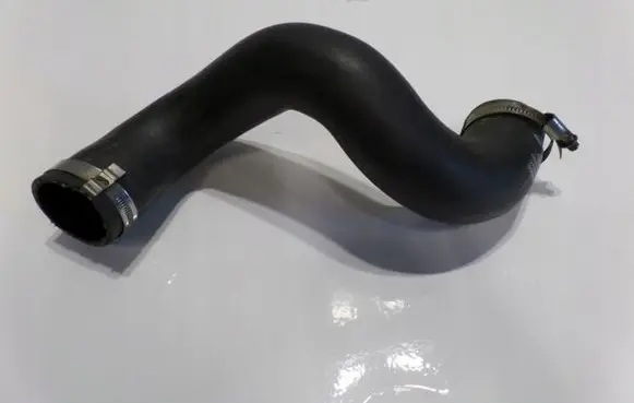 Land Rover Discovery 3 - LR3 Intercooler hose/pipe PNH500223