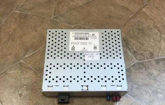Mercedes-Benz C W205 HiFi Audio sound control unit A2229001408