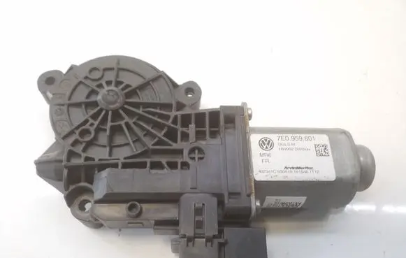 Volkswagen Transporter - Caravelle T5 Front door window regulator motor 7E0959801