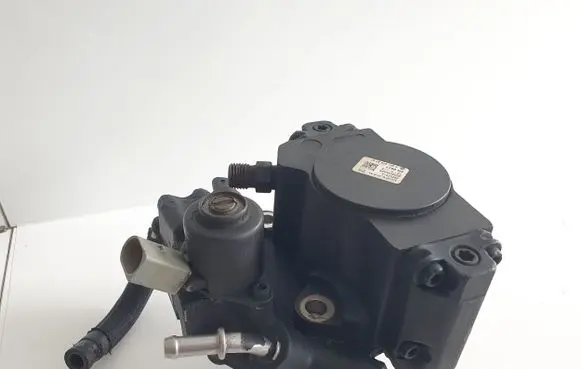 Mercedes-Benz E W212 Fuel injection high pressure pump A6510700701