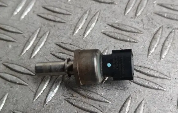 Fuel pressure sensor