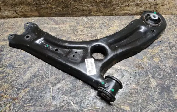 Volkswagen Jetta VI Front lower control arm/wishbone 5C0407152B