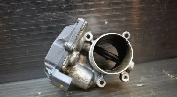 Audi A4 S4 B8 8K Throttle valve 03L128063E