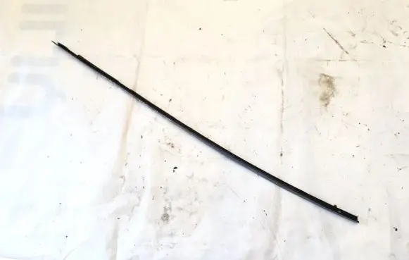 Volvo V70 Front door glass trim molding 