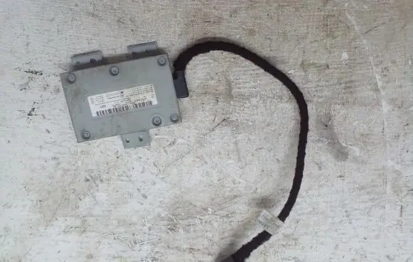 Mercedes-Benz E C207 W207 Sound amplifier A2049009301