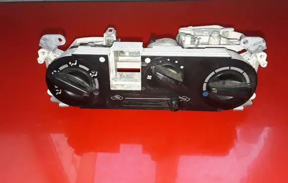 Mitsubishi Pajero Sport I Climate control unit MR360556
