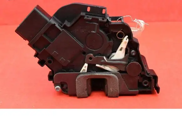 Ford Mondeo MK IV Front door lock 6M2AR21812AB