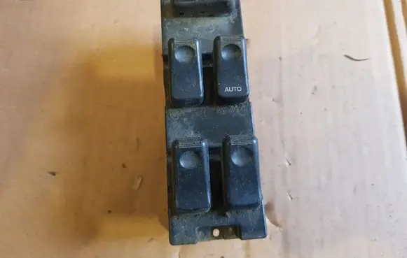 Mazda 626 Electric window control switch