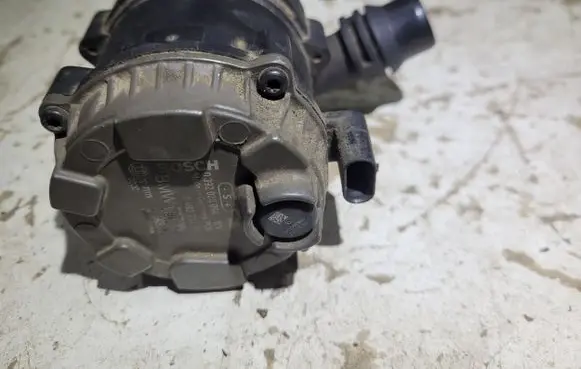 BMW X3 G01 Electric auxiliary coolant/water pump 0392024094