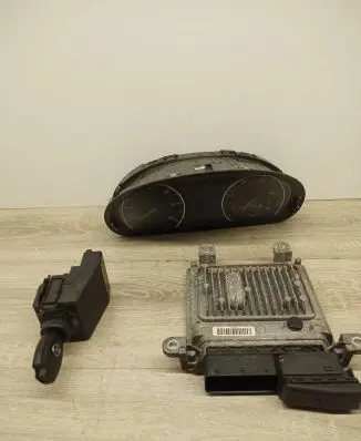 Mercedes-Benz Sprinter W906 Engine ECU kit and lock set A6519000601 28277619 A9069005800