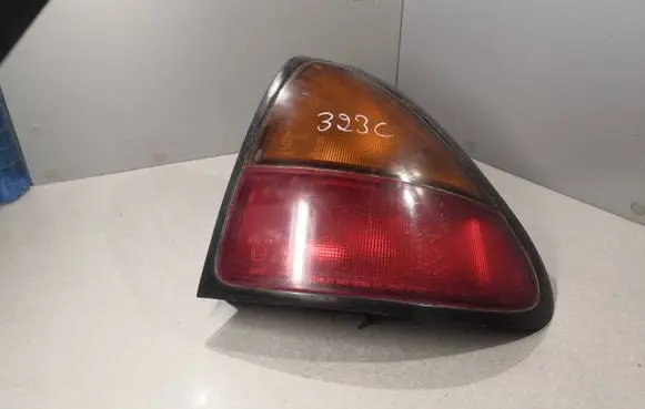 Mazda 323 Rear/tail lights 0431436R