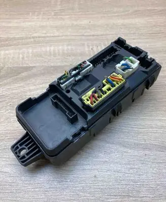 Mazda 626 Fuse module 0187972