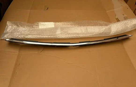 Mercedes-Benz V Class W447 Front bumper upper radiator grill A4478802404