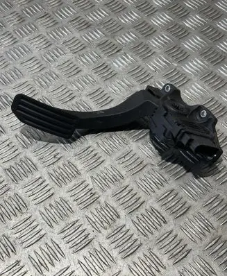 Volvo S60 Accelerator throttle pedal 31329371