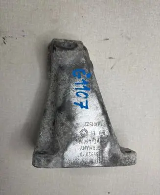 BMW 7 F01 F02 F03 F04 Engine mounting bracket 6777621