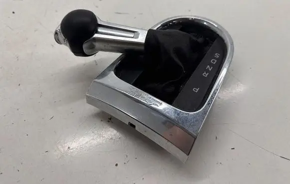 Ford Mustang VI Gear lever shifter trim leather/knob FR3P7K004