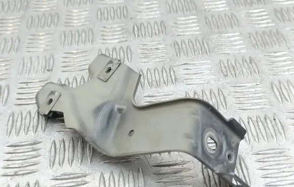 Opel Insignia A Fender mounting bracket