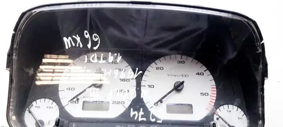 Volkswagen Golf III Speedometer (instrument cluster) 88311188