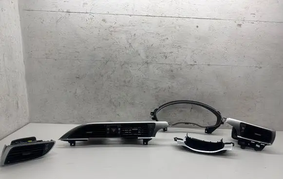 Audi A6 S6 C7 4G Dash center air vent grill 4G1820951