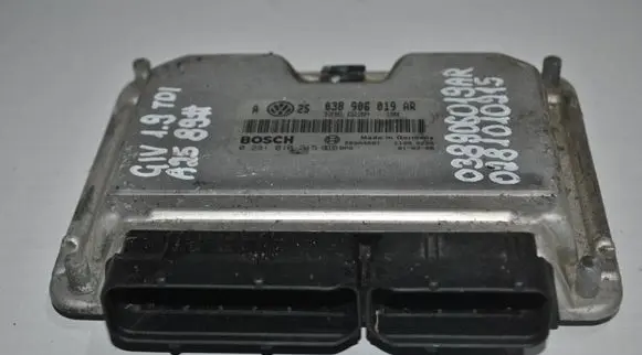 Volkswagen Golf IV Engine control unit/module 038906019AR 0281010215