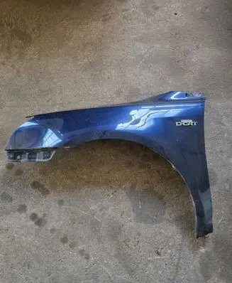 Toyota Avensis T250 Fender