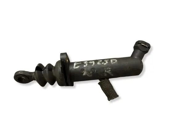 BMW 5 E39 Clutch master cylinder 21521161702