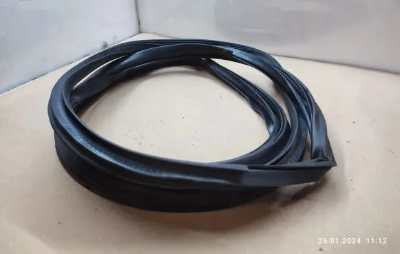 Peugeot 4007 Front door rubber seal