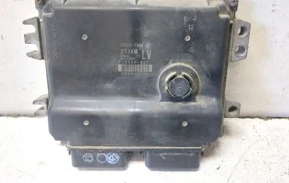 Suzuki Swift I Engine control unit/module 3392073KM